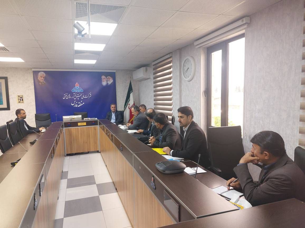 برگزاری جلسه بررسی حمل مواد نفتی شرکت پخش فرآورده‌های نفتی و ایجاد پایانه ریلی کانتینری شمال فارس