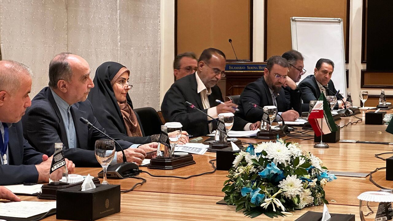 وزیر راه ایران با وزیران بازرگانی، مواصلات و راه‌آهن پاکستان دیدار کرد