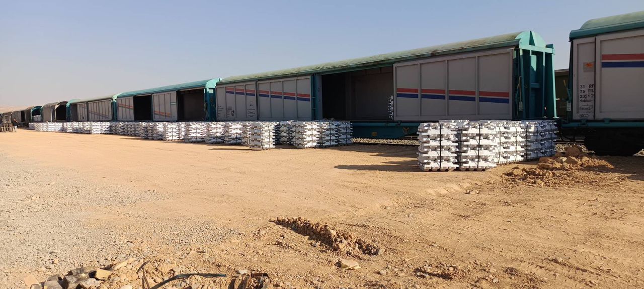 آغاز بارگیری یک‌هزار تن شمش آلومینیوم از راه آهن فارس به ترکیه