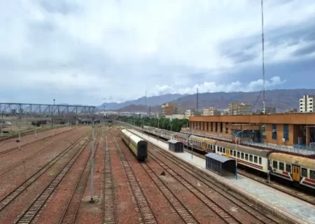 امکان افزایش ظرفیت تخلیه و بارگیری در راه آهن جلفا فراهم است