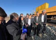 پروژه اتصال شهرک صنعتی اشراق زنجان به شبکه ریلی با حضور وزیر راه و شهرسازی افتتاح شد