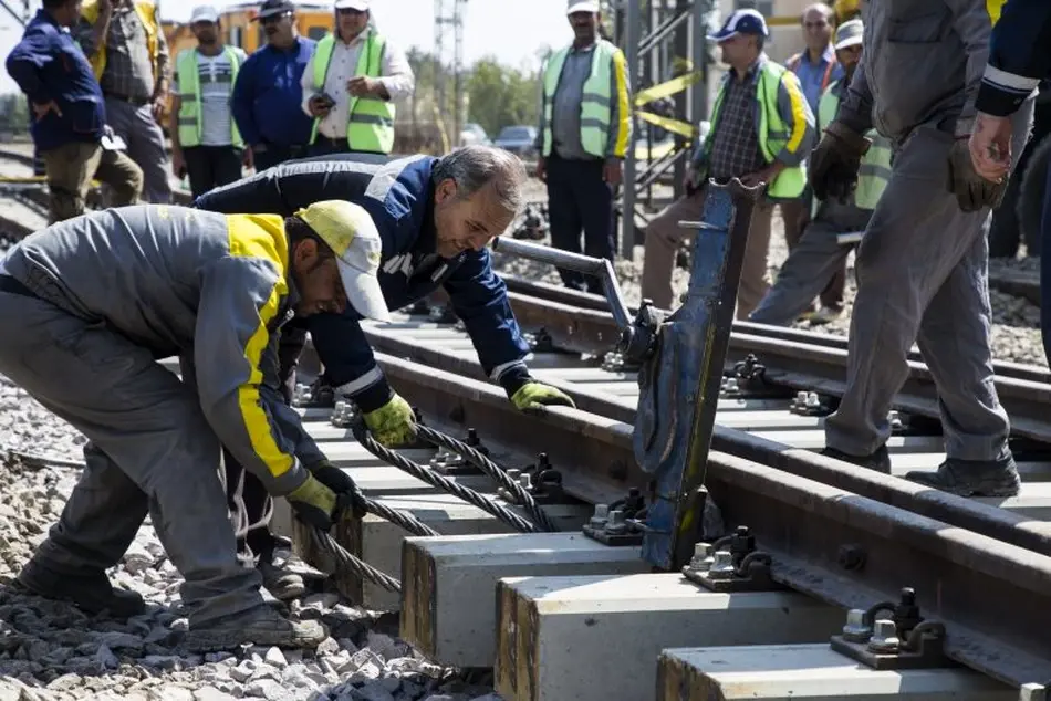 به روزرسانی حقوق های معوق کارکنان شرکت تراورس