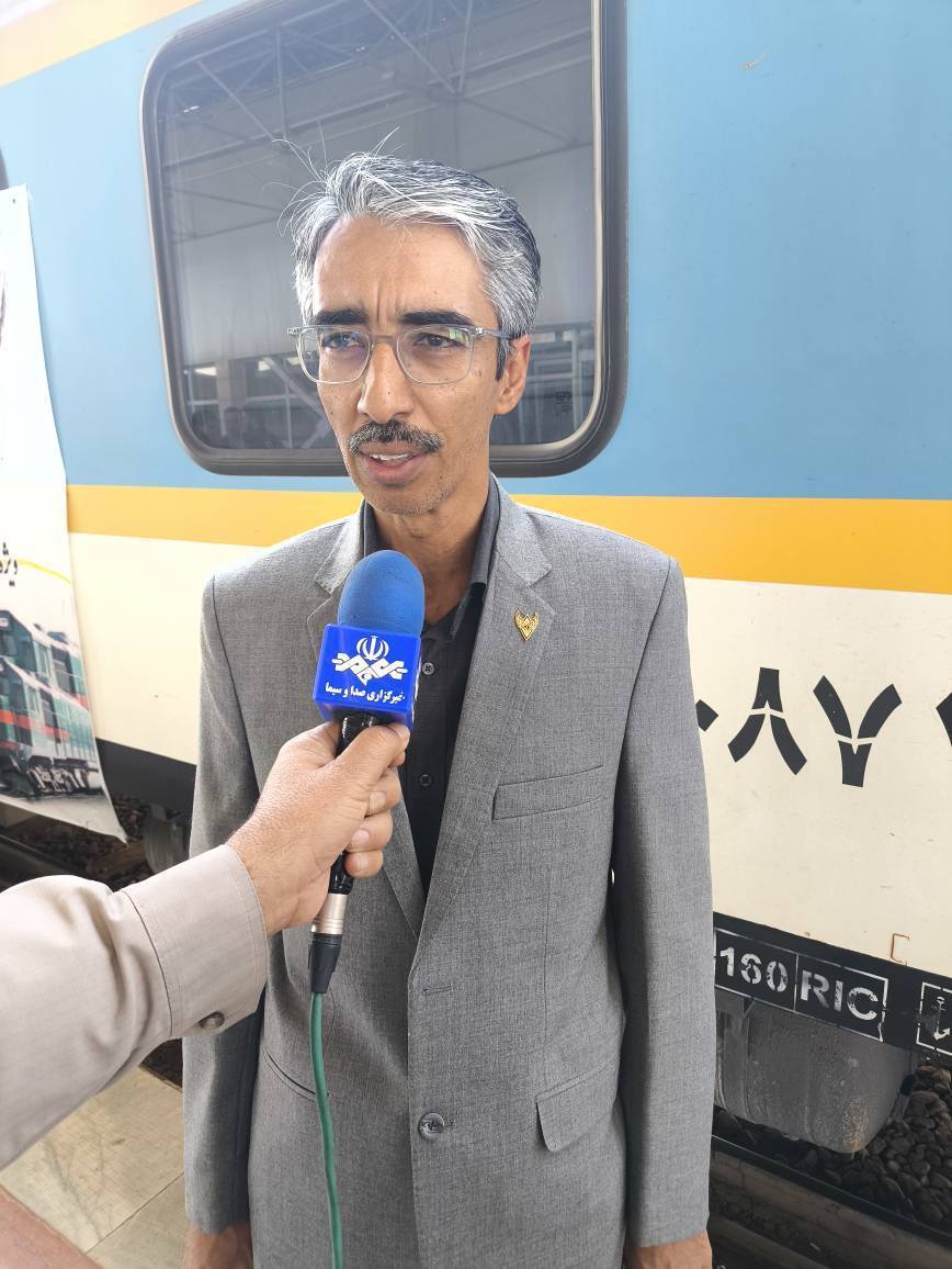برگزاری مراسم بدرقه زائرین حسینی در ایستگاه راه‌آهن زاهدان